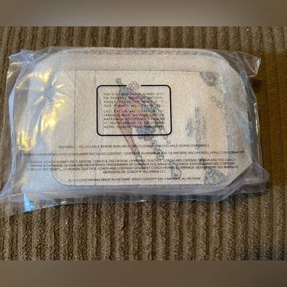 Coach Cosmic Coach Zip Card Case With Rocket Print nwt in packaging - Picture 4 of 5